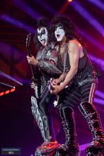 Gryphonmetal_daroc_2022-07-07_kiss-05